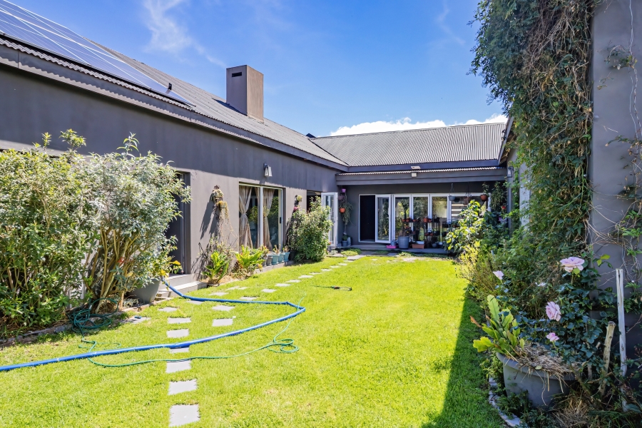 4 Bedroom Property for Sale in Long Acres Country Estate Western Cape